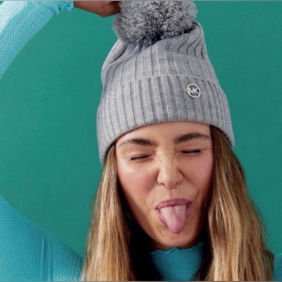 Michael Kors | Beanie With Pom - Picture 8 of 8